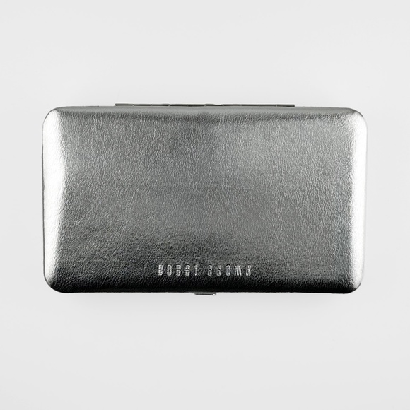 New! Bobbi Brown | 7 Piece Luxe Brush Set | Silver Compact - Picture 2 of 6